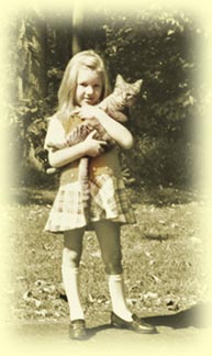 Lisa Hunt, age 6, and her kitty Cougar